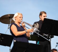 Letthemusicplay2020-09.jpg